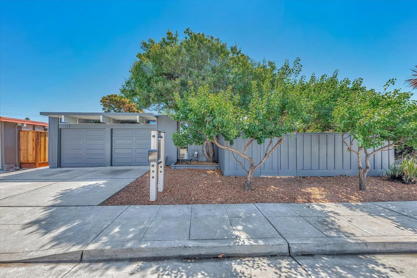 644 Joanne Dr photo 1