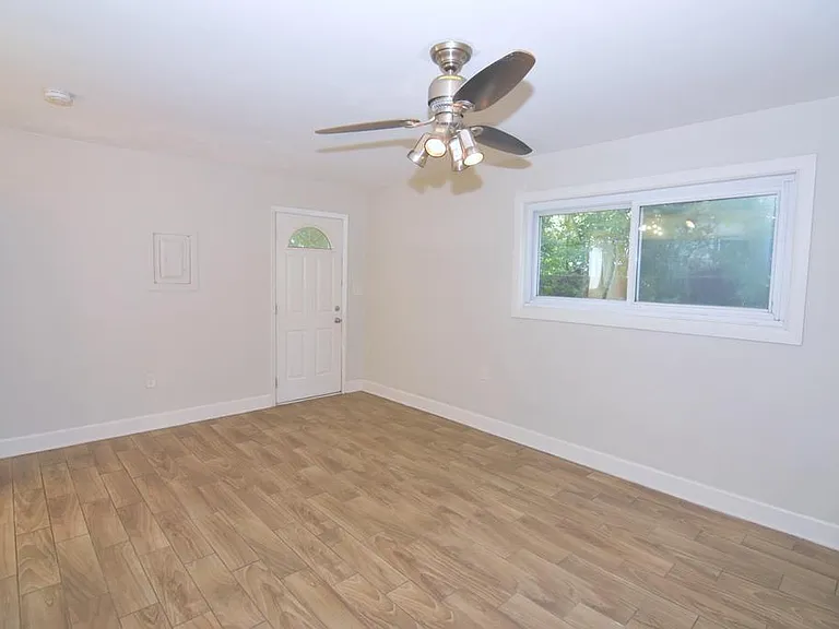 116 Center Rd — Photo 10