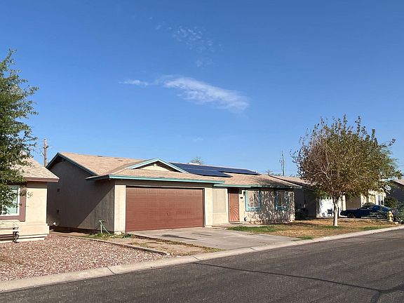 3rd image of 1014 N Navajo Ln