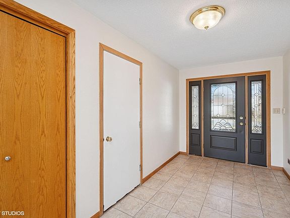 4th image of 2205 1st Ave NW