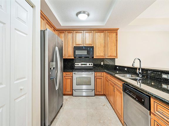 5th image of 2654 NE 30th Place
