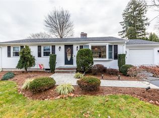 50 Meadow Lark Dr, Cranston, RI 02921