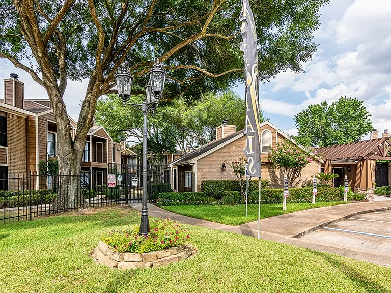 The Park @ Live Oak Apartments — Photo 10