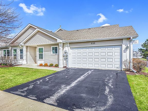 3rd image of 233 Kathryn Ln