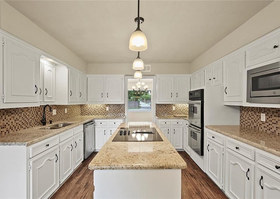 1st image of 655 Goodwin Dr