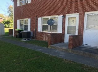 725 4th St NE #B, Pulaski, VA 24301