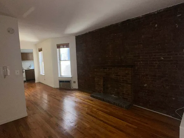 522 East 88th Street image 3 of 10