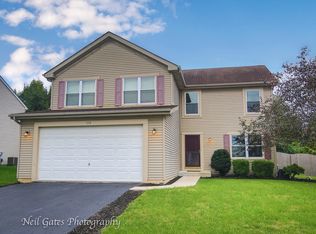 115 Cobbler Ln, Sugar Grove, IL 60554