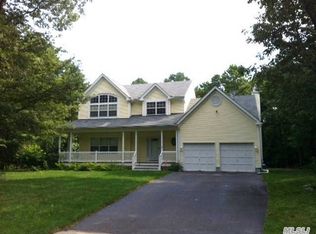 1 Crabtree Ln, Ridge, NY 11961