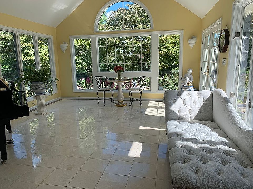 Sunroom with Italian marble 
