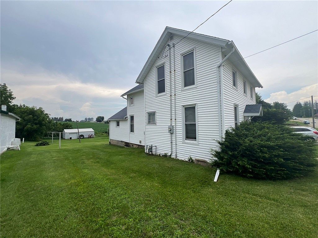 204 W Harrison St, Garnavillo, IA 52049 Zillow