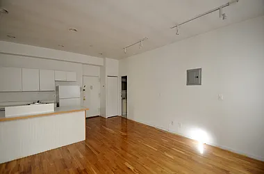 Rented by CITY SKYLINE REALTY INC