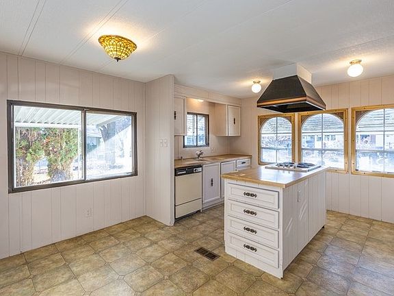 4th image of 208 S Neyland Ave Spc 2