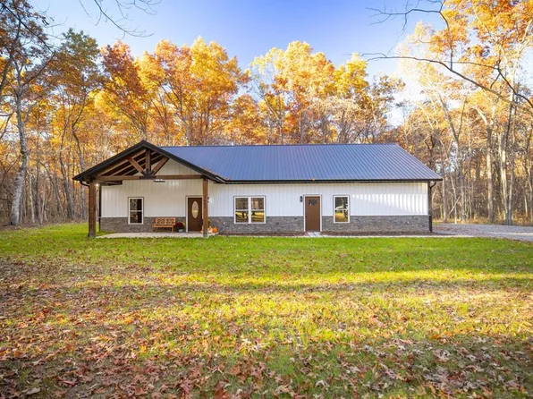 2662 Cumberland Lakes Dr, Monterey, TN 38574