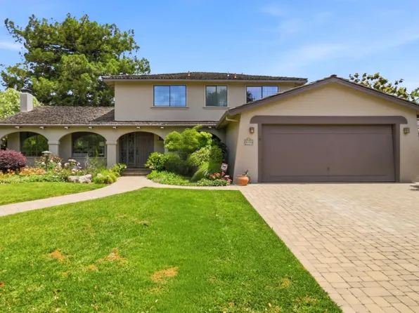 1131 Runnymead Dr, Los Altos, CA 94024