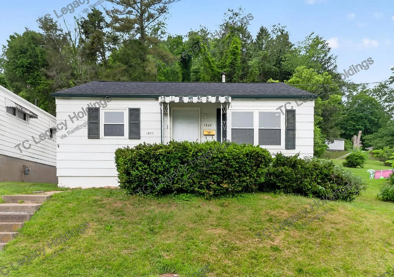 3 bed, 1.0 bath, 833 sqft, $1,150 — Photo 3