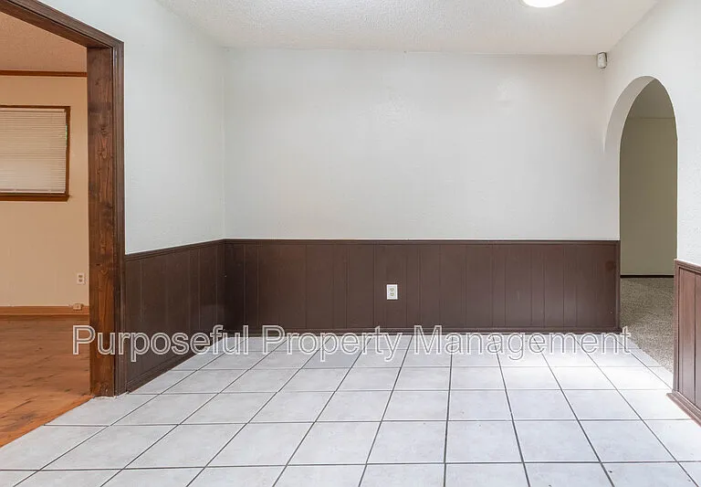 9317 NE Sherwell Dr — Photo 11