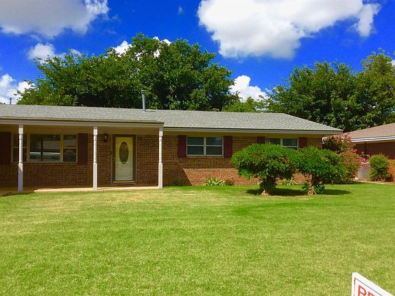 3rd image of 213 Willowwood Ln