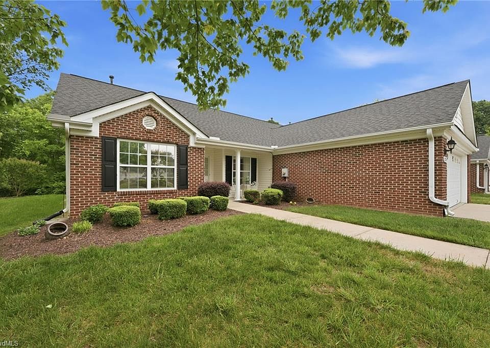1st image of 2204 Sweetbay Cir