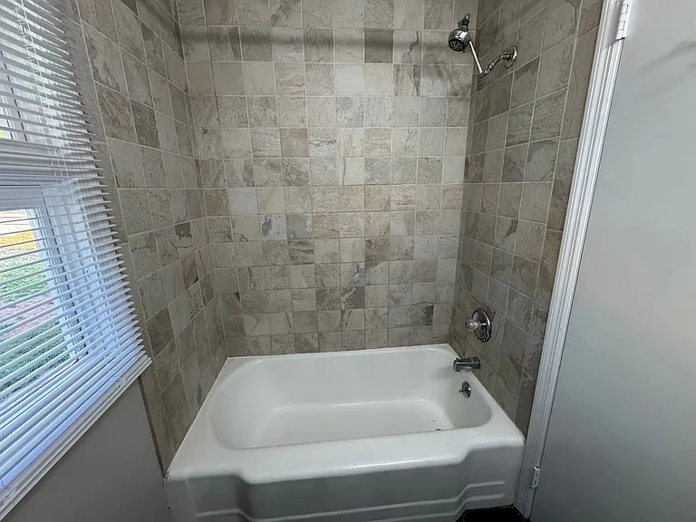 124 Roxie Ln — Photo 14