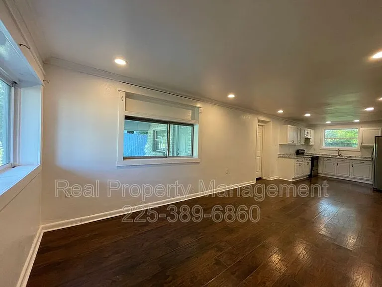 9642 Lewis St — Photo 3