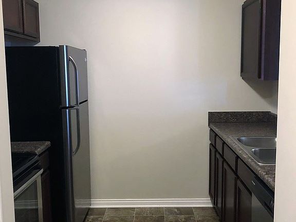 5th image of 260 Walnut Creek Dr APT D13