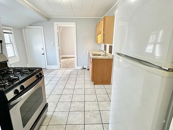 4th image of 118 4th Ave Floor 3