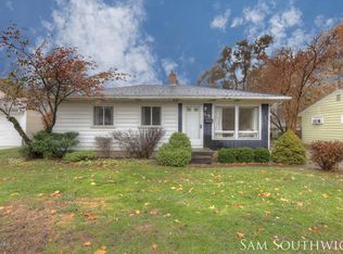 1635 Fuller Ave NE, Grand Rapids, MI