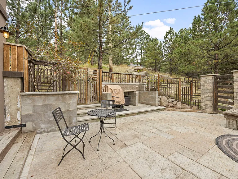 2350 Linden Dr — Photo 23