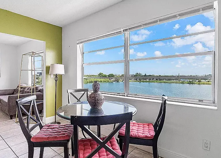 1060 Crystal Lake Dr #2 — Photo 2