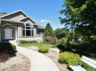 860 Valley View Rd SW, Oronoco, MN 55960