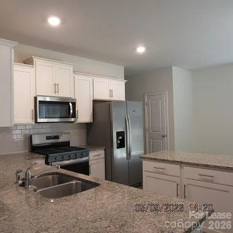 16111 Trenton Green Ln — Photo 5