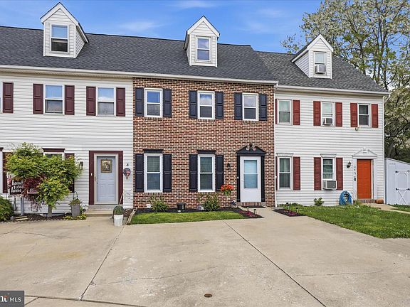 3rd image of 279 Heatherwood Dr