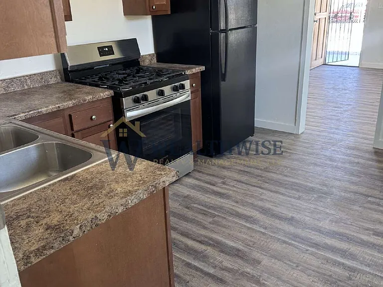 19 W Michigan Dr #A — Photo 2