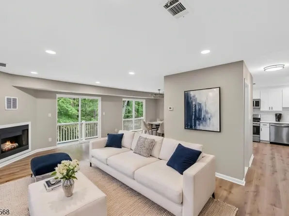 32 Woods Edge Dr, Roxbury Twp., NJ 07876