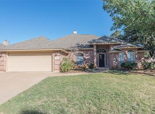 6003 Castle Creek Rd, Arlington, TX 76017
