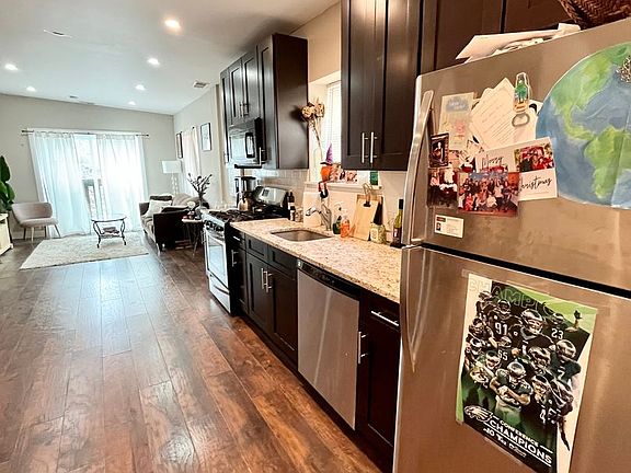 3rd image of 1619 Mount Vernon St #622/3