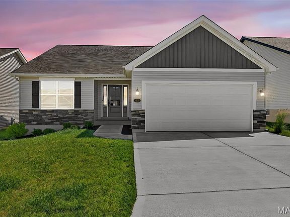 2nd image of 833 Cedarwood Dr