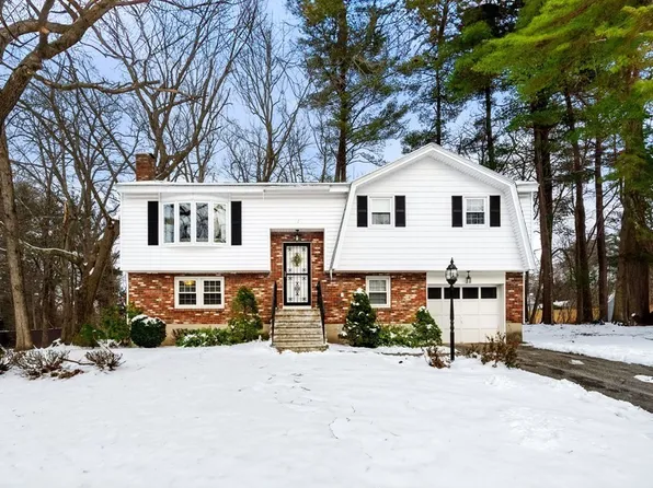 41 Freeport Dr, Burlington, MA 01803