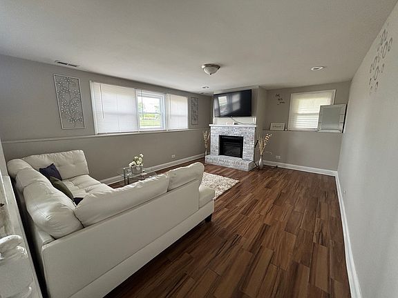 2nd image of 17501 Winston Dr