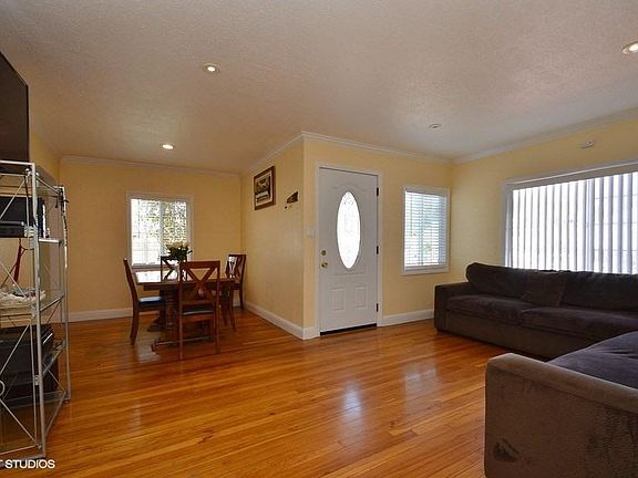 2nd image of 3040 Baywood Ln