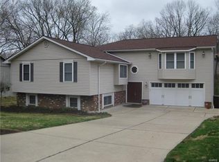 808 Greenridge Ln, Saint Peters, MO 63376