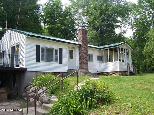 17825 182nd Ave, Big Rapids, MI 49307