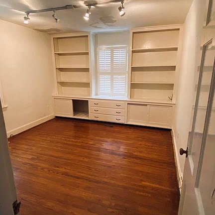 3rd image of 1501 Augustine Ave
