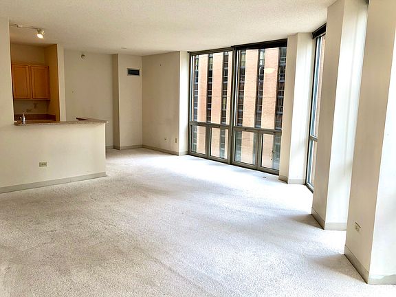 5th image of 222 N Columbus Dr APT 1408