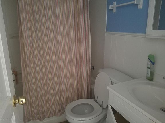 3rd image of 7 Taylor Ave
