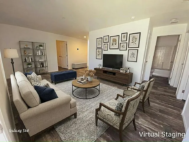 3 bed, 2.0 bath, 1056 sqft, $2,075 — Photo 2