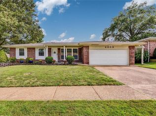 4608 Villa Knoll Dr, Saint Louis, MO 63128