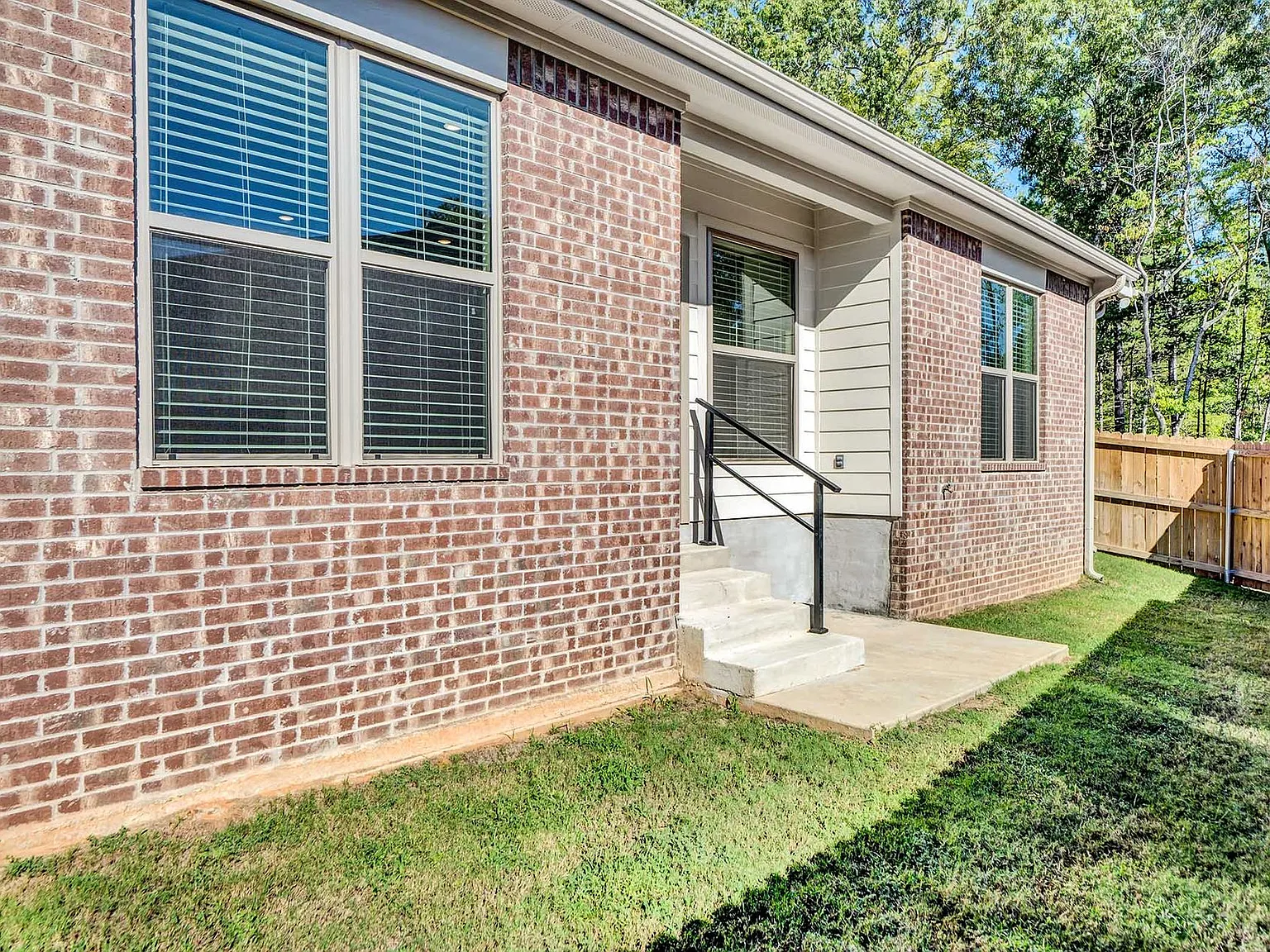 Eagles Crest Townhomes - CATCH OUR SUMMER SPECIAL! — Photo 3