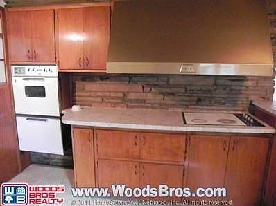 3rd image of 155 E Park St